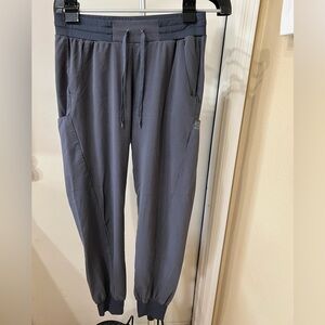 Spread Good Cheer Women’s Gray Jogger Scrub Pants Size S Drawstring